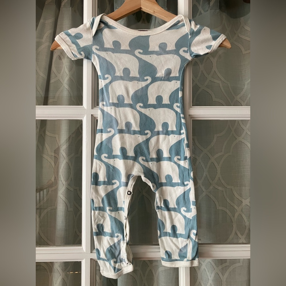 MilkBarn sz 6-12 months 100% organic cotton Blue and White Elephant Baby Romper